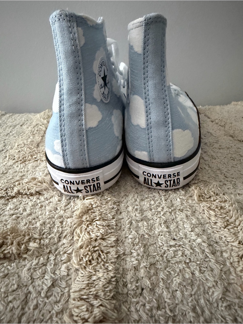 Brand new Converse Chuck Taylor All Star High GS 'Clouds' Baby Blue - Picture 2 of 5